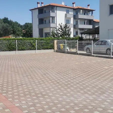 Apartment Luka Medulin
