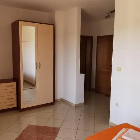 Apartment Luka Medulin